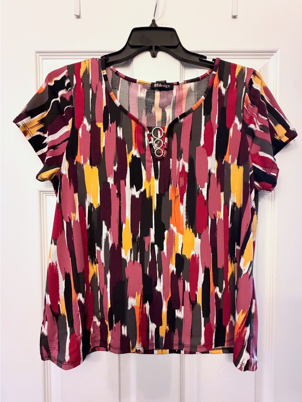 BY Design Short Sleeve Abstract Brushstroke Top